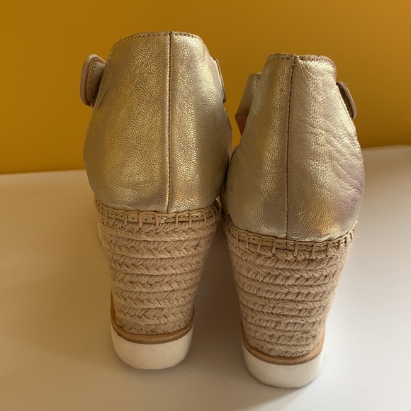 SOLD💰💰STEVE MADDEN Wedge Sandals - Picture 4 of 5